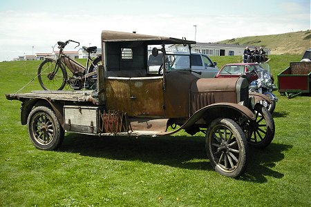 The Ford Model T pick-up with autocycle on board