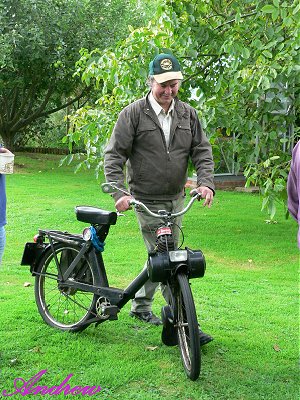 Dave arrives with his Solex