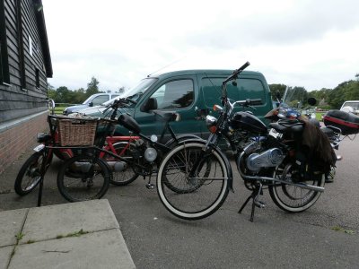 Whizzer and HEC-powered trade bike at Cottered Village Hall