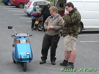 Guy and Ted contemplate a Honda Stream at Coddenham