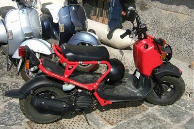 Honda Zoomer 50 in red