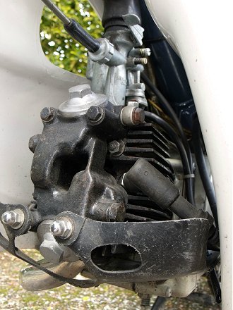 Honda C100 engine