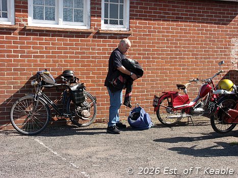 Photo by Terry Keable of the 2003 Roydon Rebels Run
