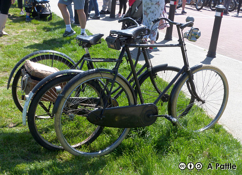 Sunbeam bicycle and James tricycle at Felixstowe