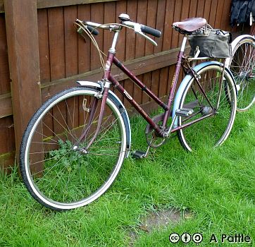 The Boot & Back: Phillips P28 Lightweight Tourist