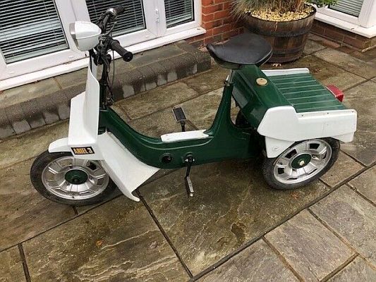 Ariel Three DLX 686J