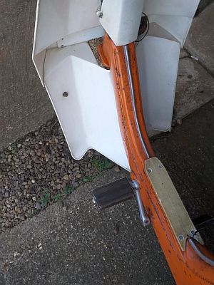 Ariel Three FRA 522L