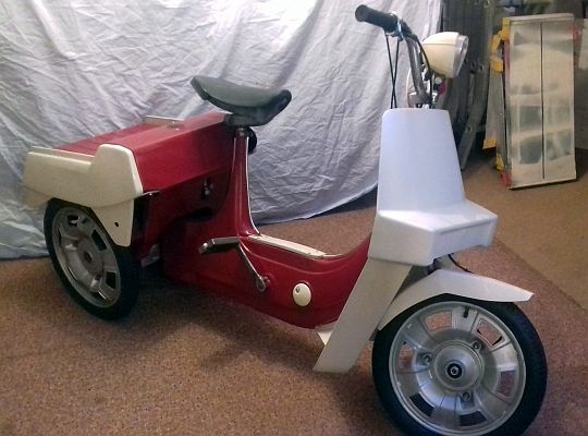 Ariel Three GAM 208J