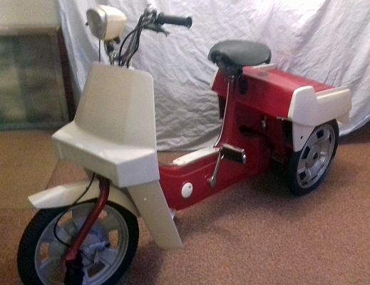 Ariel Three GAM 208J