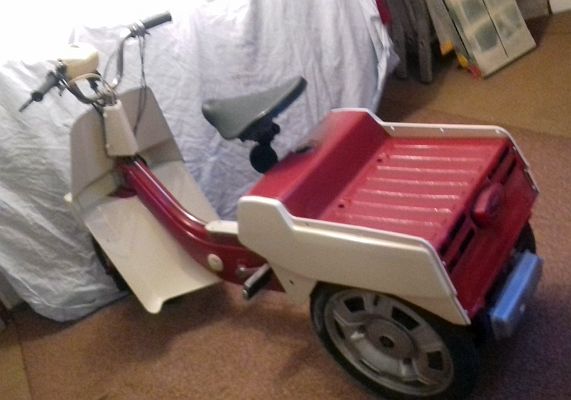 Ariel Three GAM 208J