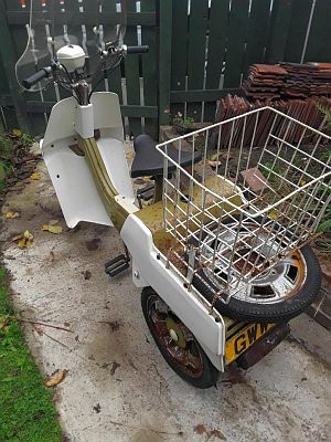 Ariel Three GWW 112J