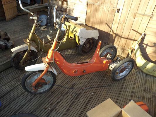 Ariel Three HUK 328N