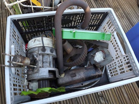 Ariel Three HUK 328N