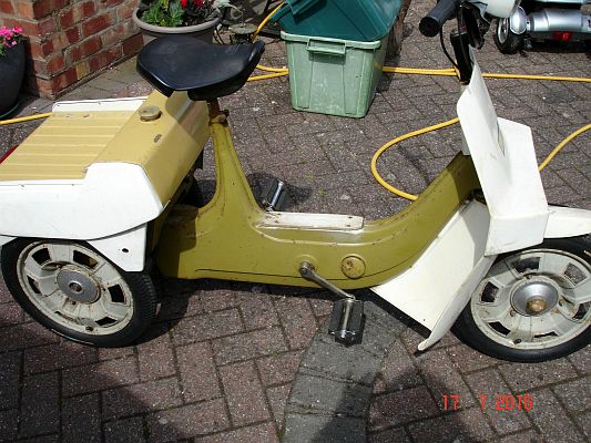 Ariel Three KJP 183J