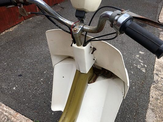 Ariel Three LGV 274P