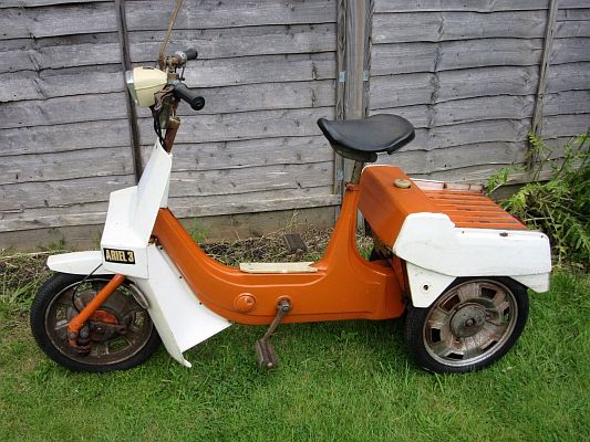 Ariel Three LVL 887J