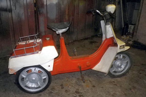 Ariel Three PBX 439J