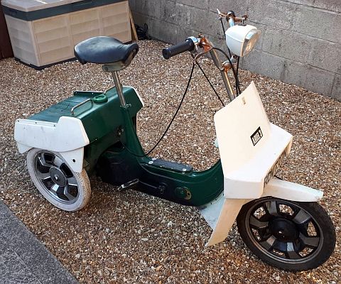 Ariel Three RDV 727N