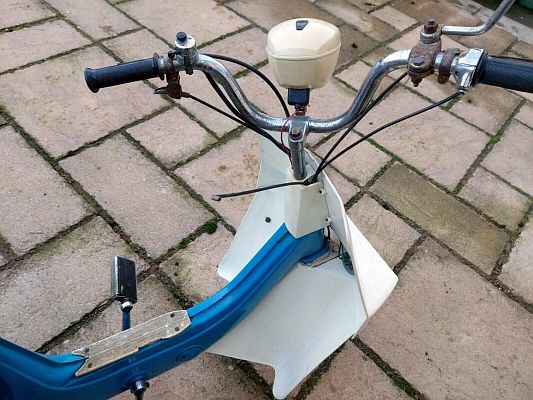 Ariel Three TMB 782J