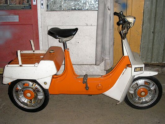 Ariel Three UDC 415J