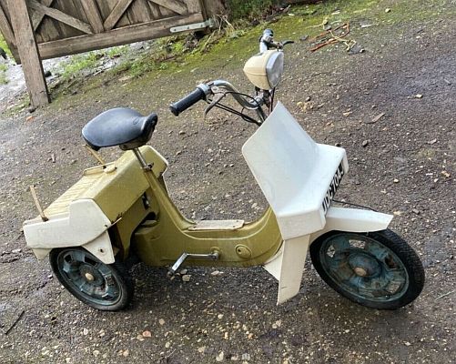 Ariel Three UDC 704J