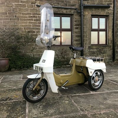 Ariel Three UTB 811M