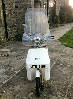 Ariel Three UTB 811M