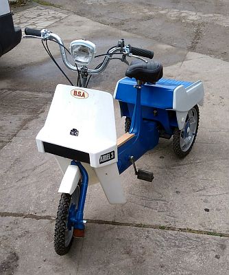 Ariel Three VOD 569J