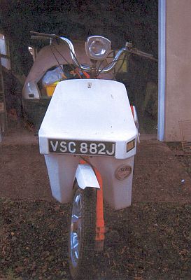 Ariel Three VSC 882J