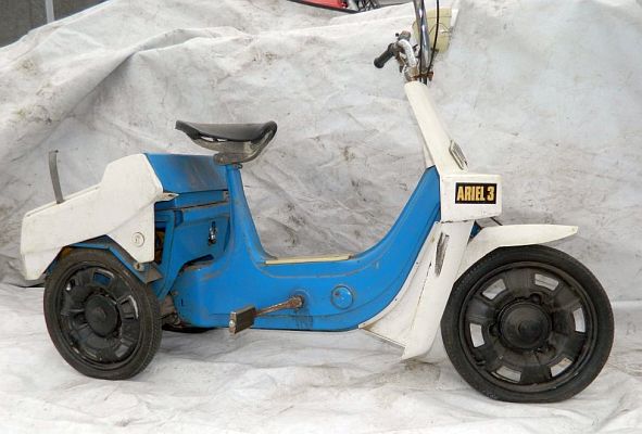 Ariel Three XVD 830J