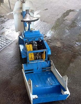 Ariel Three XVD 830J