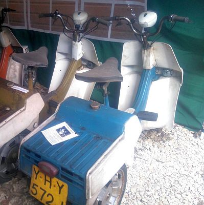 Ariel Three YHY 572J